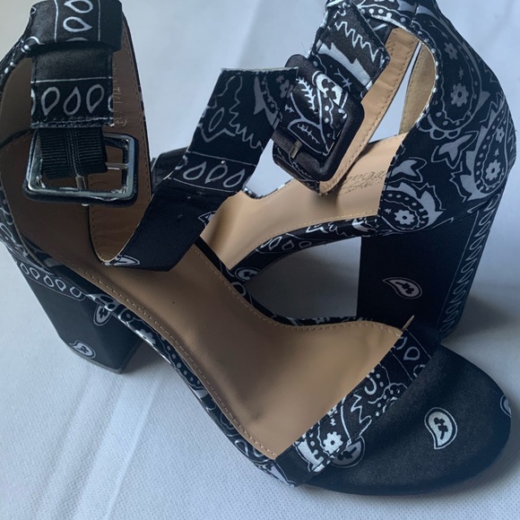 Women’s black print open toe heel Size 8.5 - Picture 3 of 6